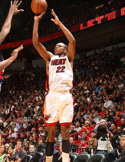 显示出偏冷 显示出偏冷