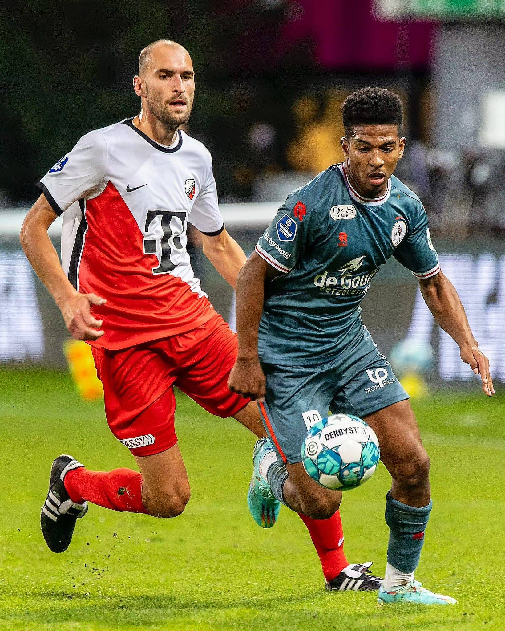 制让侧翼空 制让侧翼空